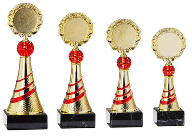 Vier Pokale Herford 4-er Pokalserie 195 mm – 247 mm PK758980-4-E50, Trophäen in unterschiedlichen Höhen mit roten Akzenten und schwarzen Sockeln.